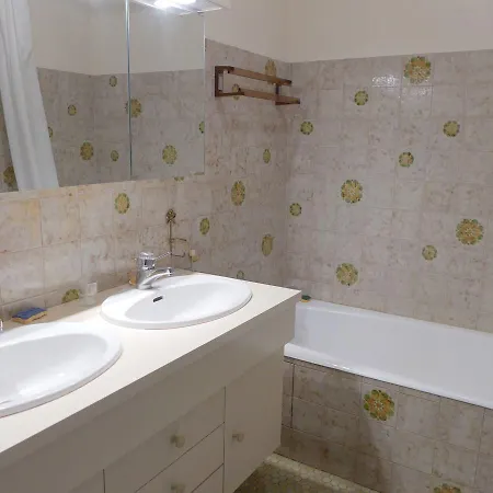 Arroka Apartmán *